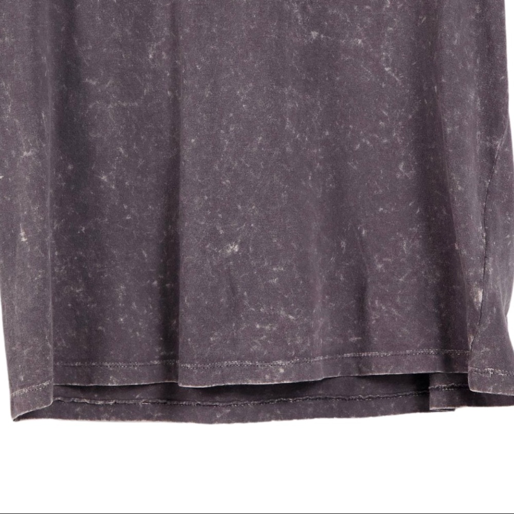 𝗟𝗘𝗚𝗘𝗡𝗗 T-Shirt - Picture 4 of 4
